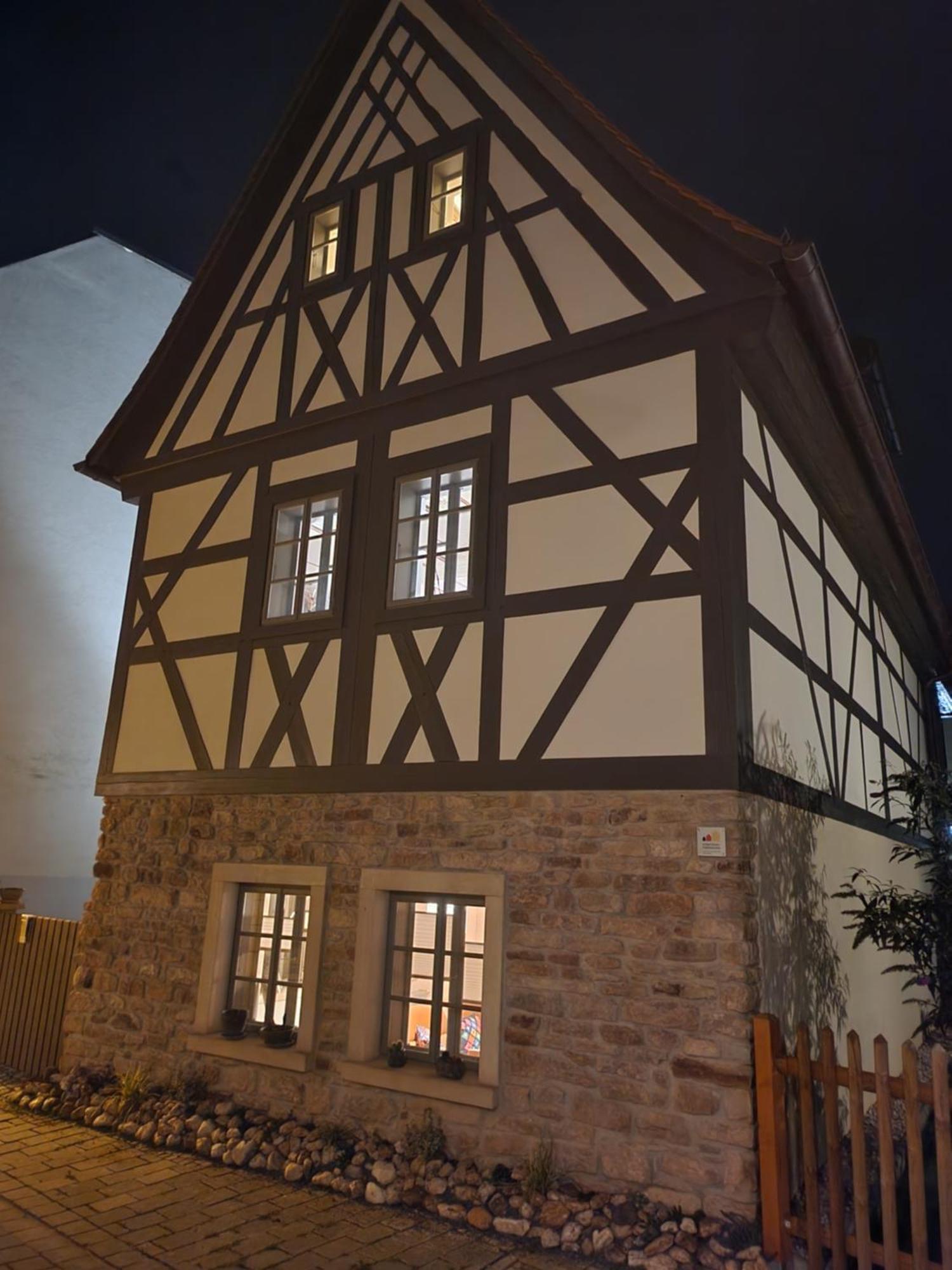 Aussergewoehnliches, Historisches, Spaetgotisches Wohnhaus Von 1519, Gries 5 Gera Eksteriør bilde